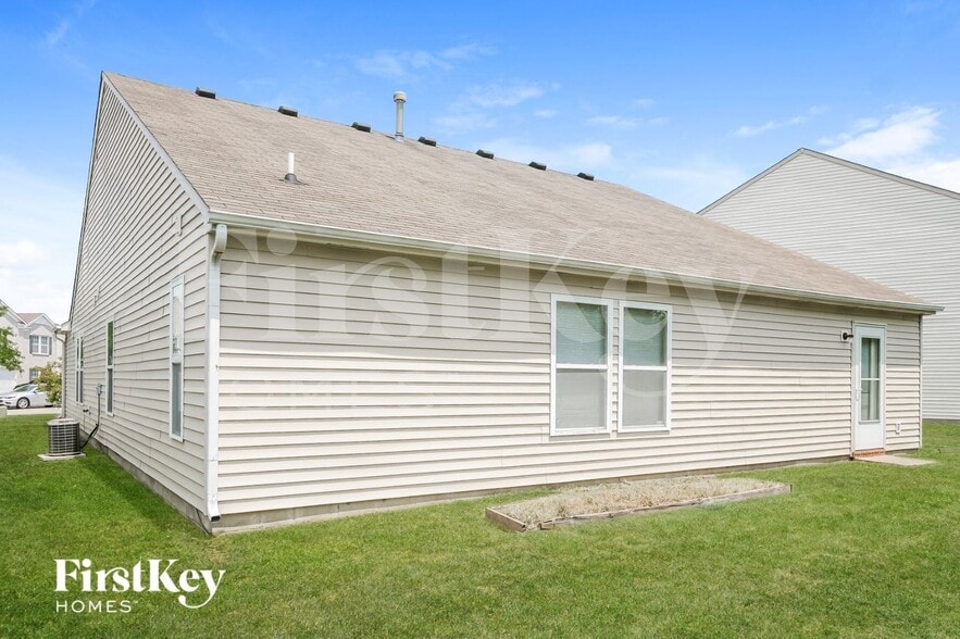Building Photo - 12729 White Rabbit Dr