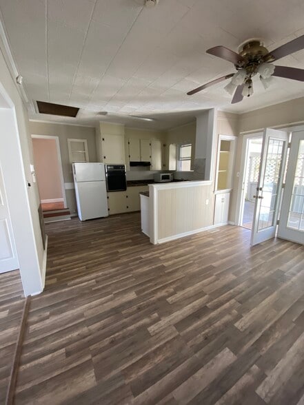 Building Photo - 725 Washington St