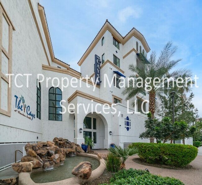 Building Photo - Stunning 1 Bedroom with Pool View