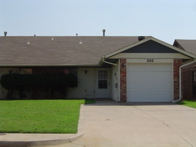 Primary Photo - 800 Swan Lake Rd