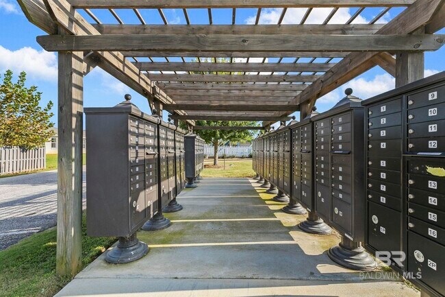 Building Photo - 13164 Shoshoney Cir