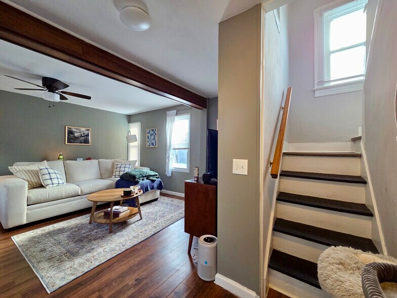 Building Photo - 814 South Ave