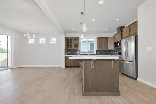 Building Photo - 641 Maggee St SE