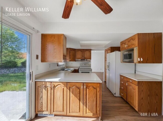 Building Photo - 6990 Snowbird Dr