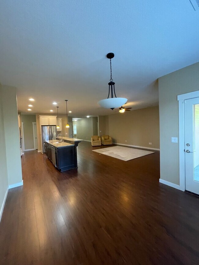 Building Photo - Beautiful Home with lots of upgrades