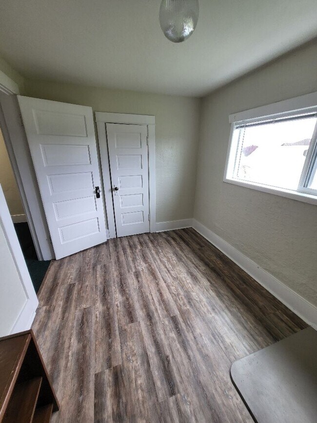 Building Photo - STATUS: *RENTED*| R98C | $2095.00