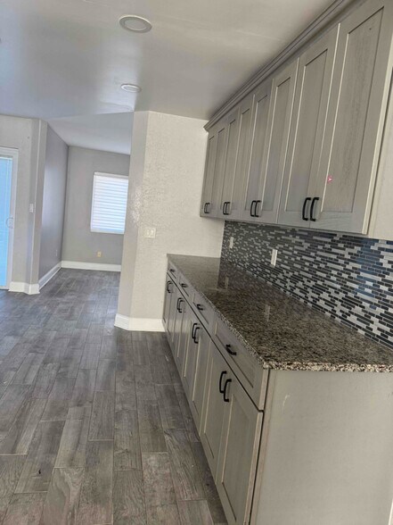 Building Photo - 218 Kellwood Ct