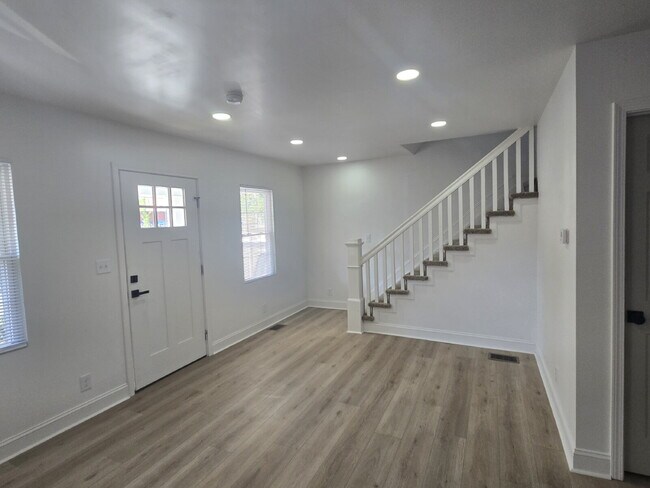 Building Photo - "Newly and beautifully remodeled 3-Bed Gem on Denmark Street!"