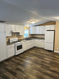 Building Photo - 911 West Ave