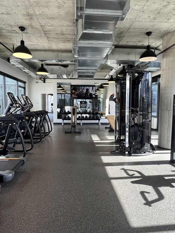 Building Photo - 603 N Wells St