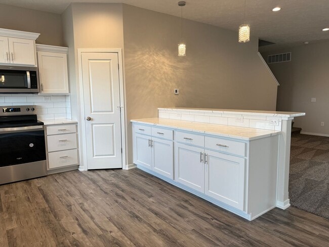 Building Photo - Brand New Spacious 2-Story with 3 bedrooms...