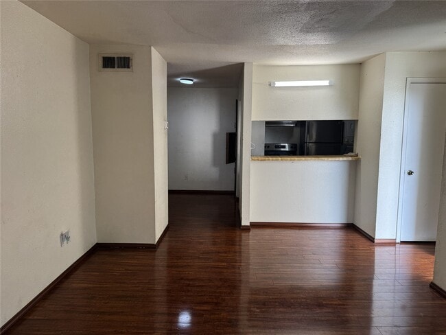 Building Photo - 6161 Reims Rd