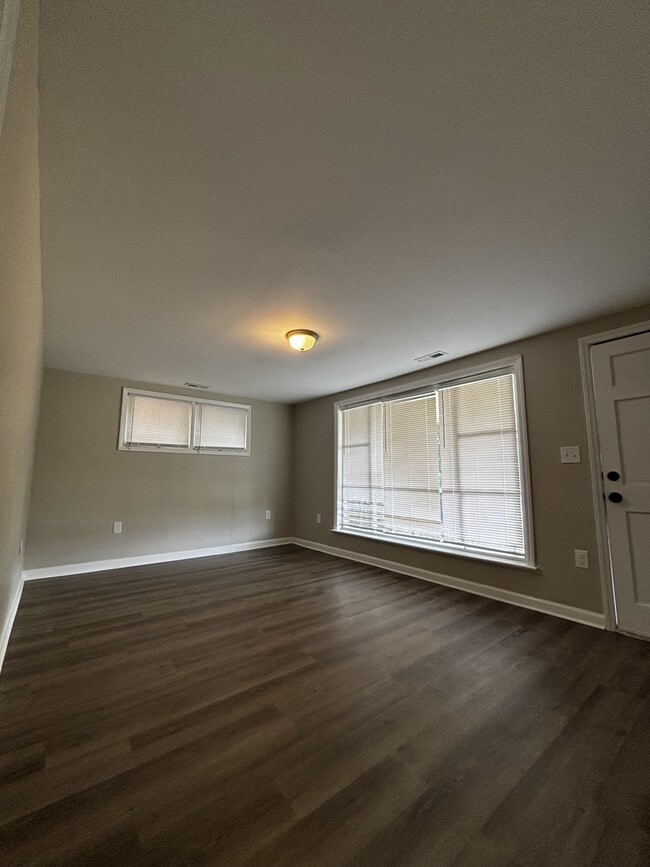 Building Photo - 1127 Olivia Ln