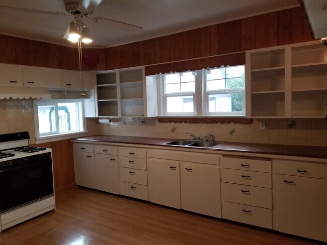 Building Photo - Four Bedroom Classic Farmhouse