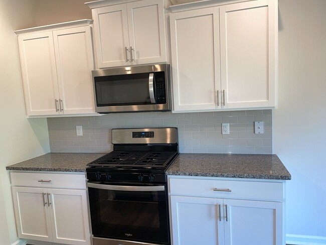 Building Photo - Beautiful Fountain Inn Home