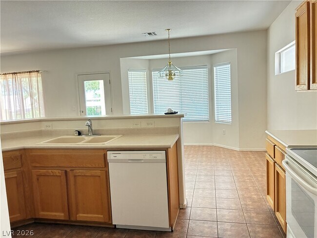 Building Photo - 2578 Woodson Ave