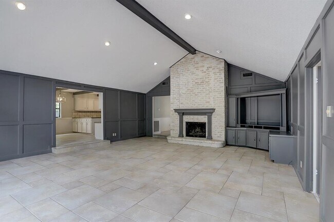 Building Photo - 1132 Fries Rd