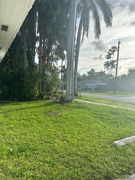 STREET VIEW - 14420 NE 3rd Ct