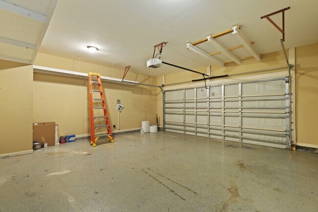 Building Photo - Spacious 4 Bedroom Home With Plenty of Space to Enjoy and Resort-style Amenities in Belmont Glen