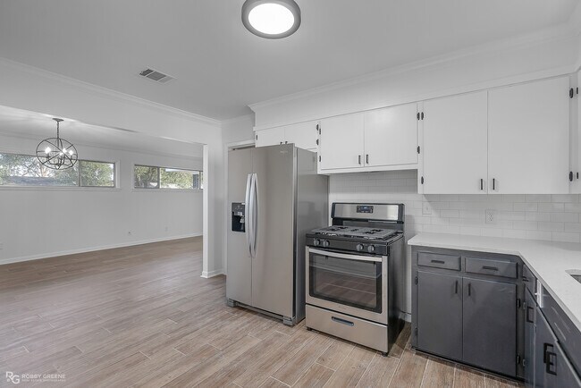 Building Photo - 1522 Captain Shreve Dr