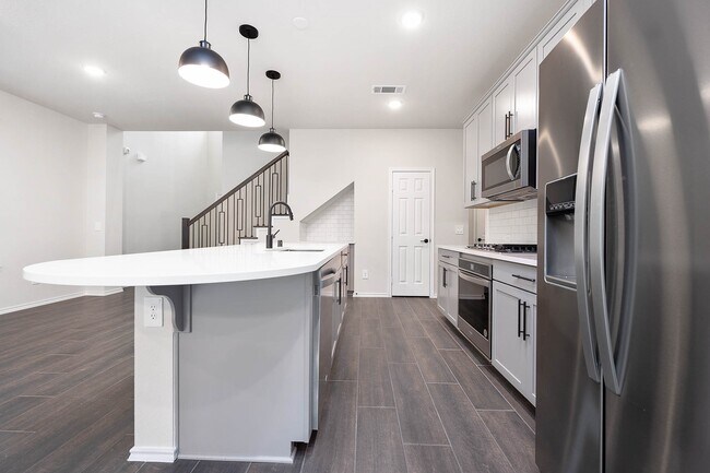 Building Photo - 3405 Knighton Hill Dr