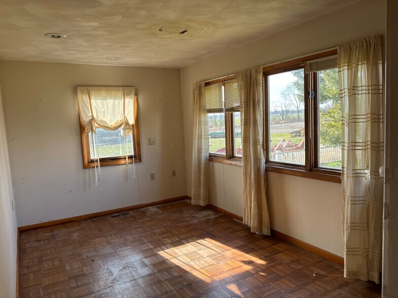 First Floor Bedroom - 10442 Swamp Rd