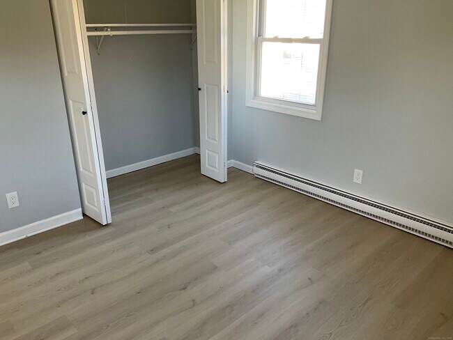 Building Photo - 641 Middletown Ave