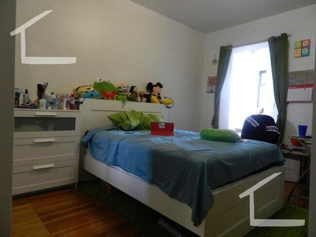 Building Photo - Fantastic Deal in Brighton; 4-Beds, 2-Baths Under 1K per Person