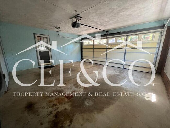 Building Photo - 308 Pine Lake Ct