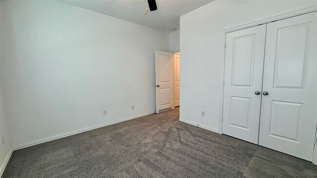 Building Photo - 13018 Hydeland Dr