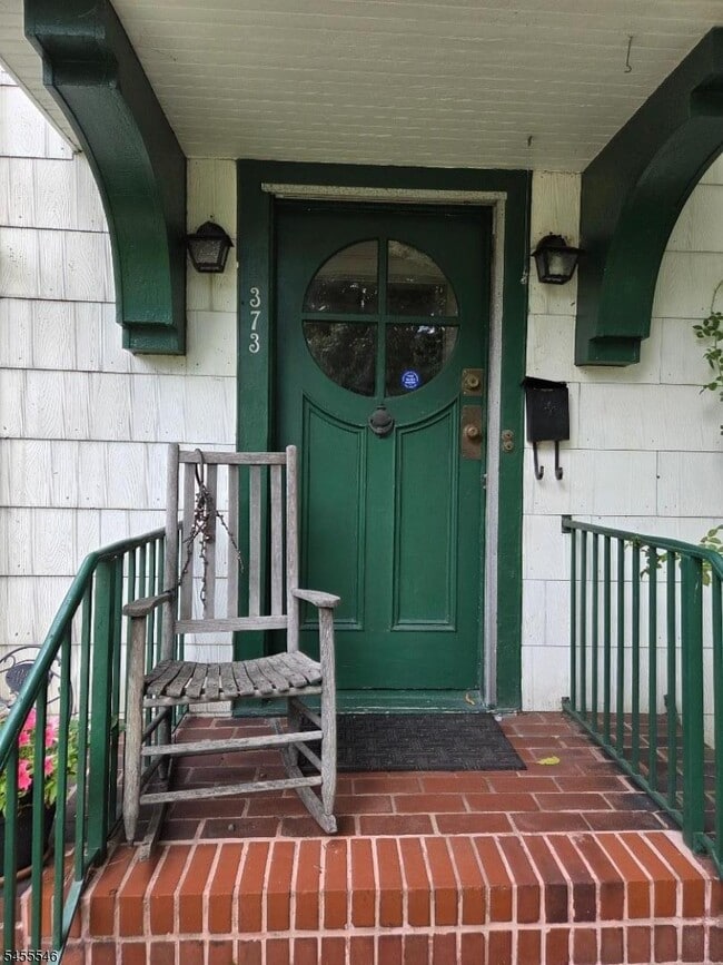 Building Photo - 373 Claremont Ave