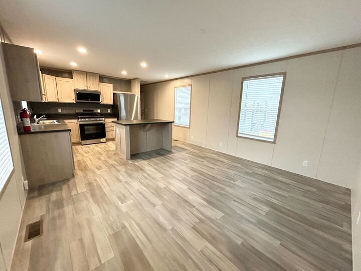 Building Photo - 29810 W Essex Ct