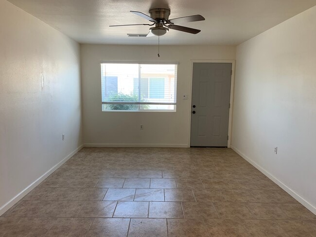 Building Photo - 2509