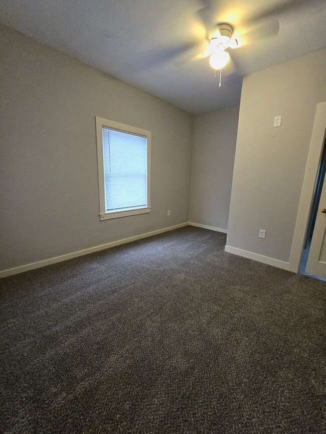 Building Photo - 1 bedroom 1 bathroom