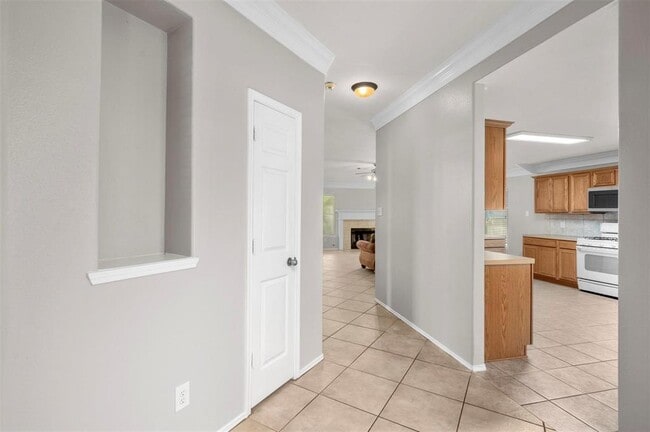 Building Photo - 8014 Blackcherry Ln