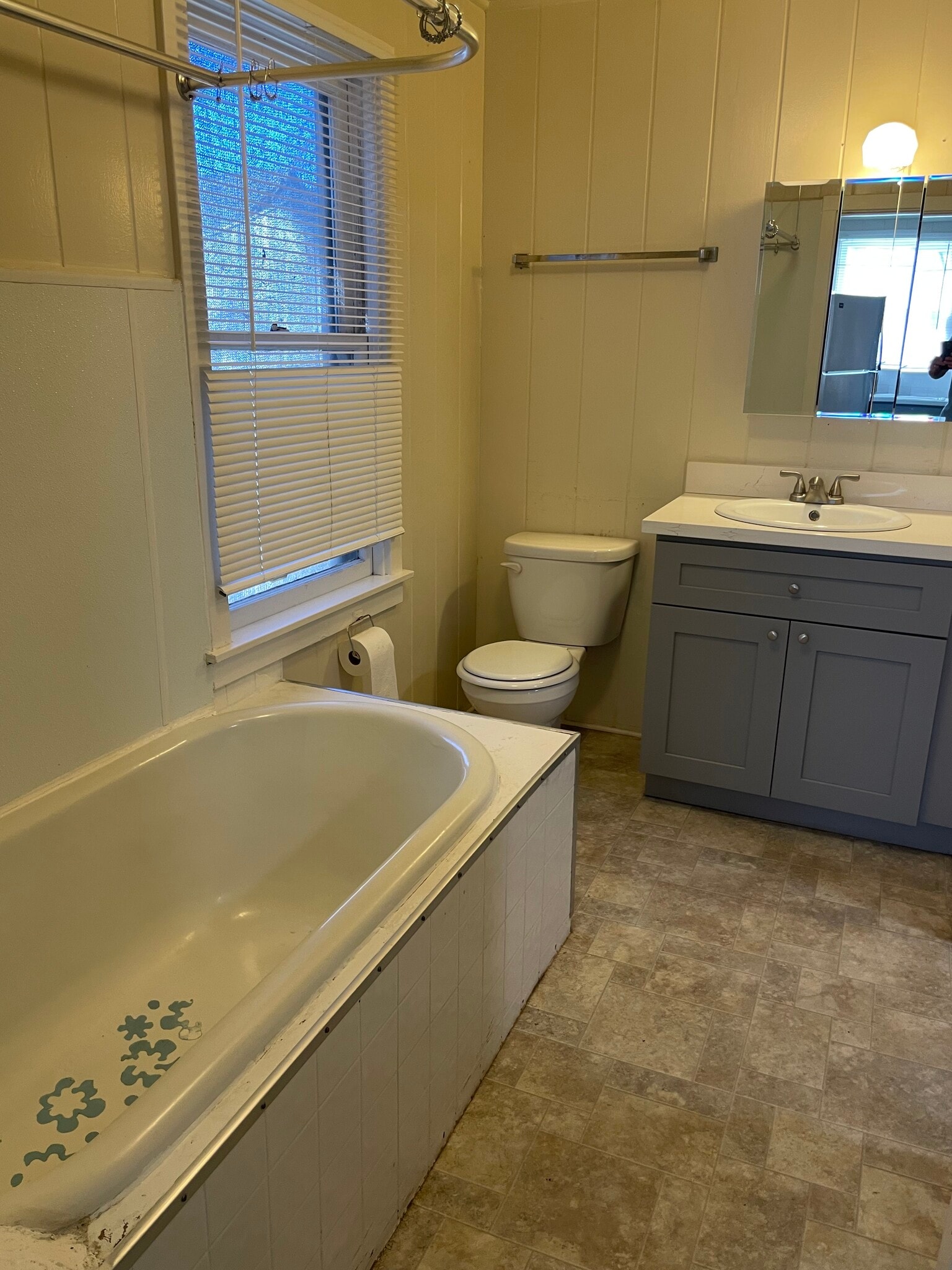 Building Photo - 721 N Church St