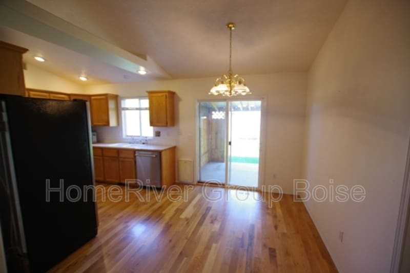 Building Photo - 2806 Mink Pl