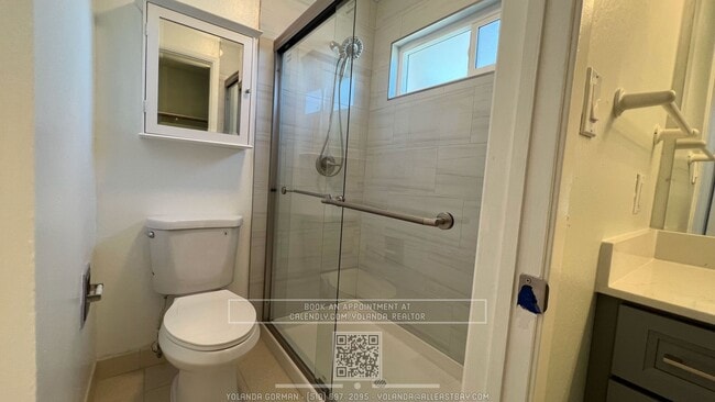 Building Photo - Beautifully 3BR Townhome with Huge Loft St...