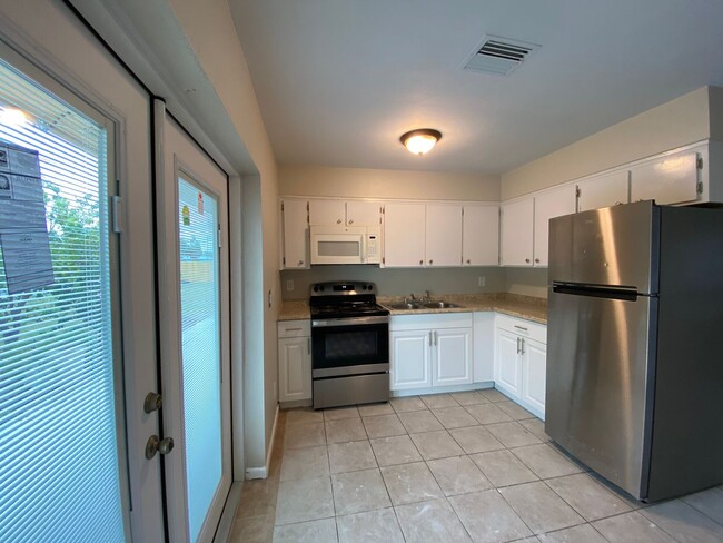 Building Photo - 2601 47th Terrace SW