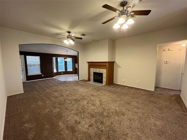 Building Photo - 2045 Rising Hill Dr