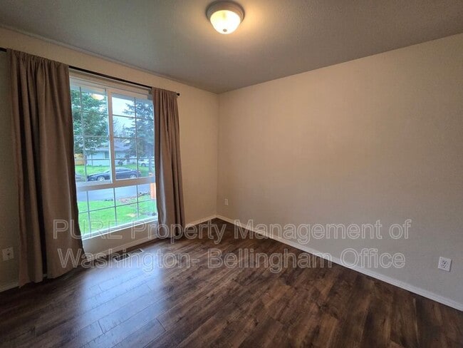 Building Photo - 6521 58th St NE