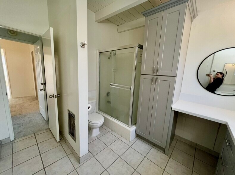 Building Photo - 2113 Clark Ln