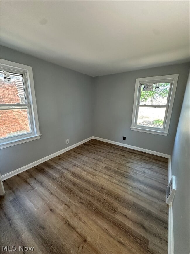 Building Photo - 18413 Waterbury Ave