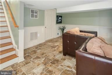 Building Photo - 6659 Jefferson Ave