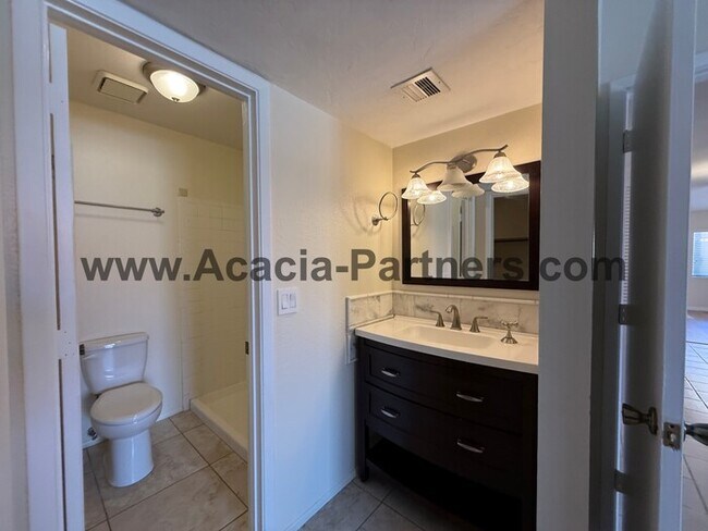 Building Photo - Two Bedroom on East Side