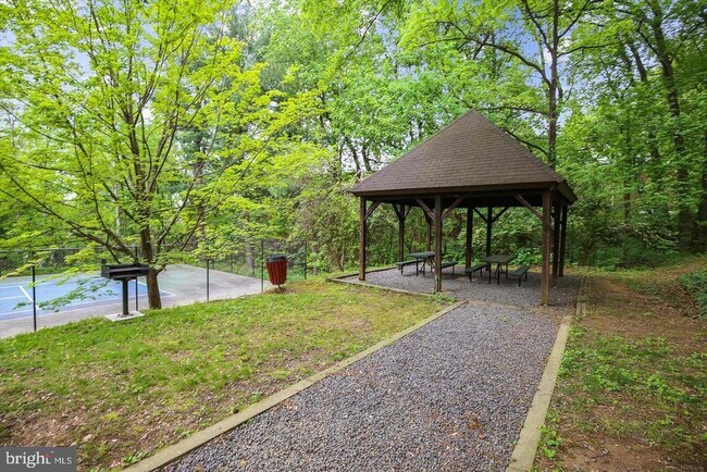 Building Photo - 3539 Martha Custis Dr