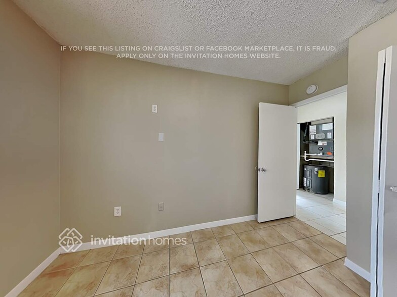 Building Photo - 3568 W 72nd St