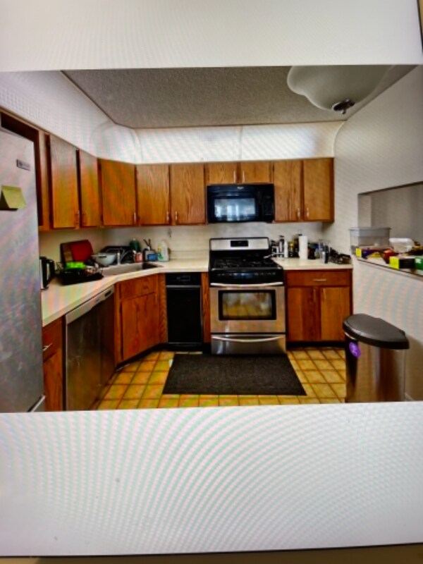 Building Photo - 6 Chamberlin Ct