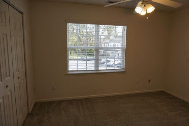 Building Photo - 2 Bedroom 2.5 Bathroom Townhome located in Marsh Oaks