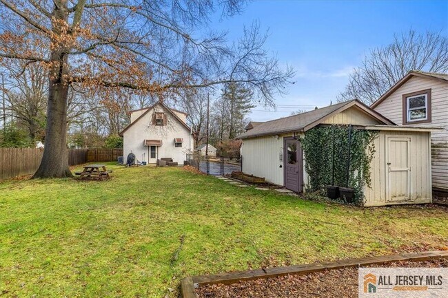 Building Photo - 21 Heathcote Brook Rd